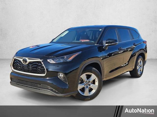 2023 Toyota Highlander LE FWD photo