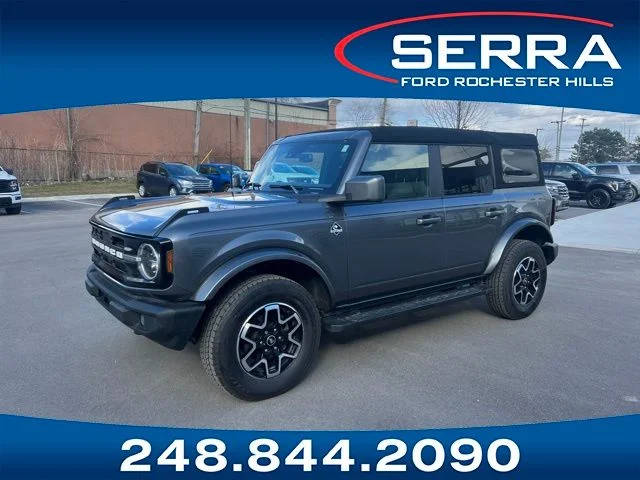 2023 Ford Bronco 4 Door Outer Banks 4WD photo