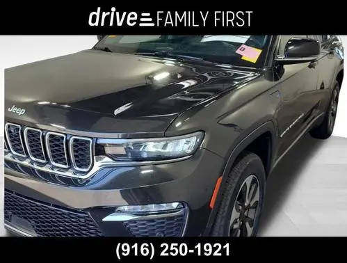 2023 Jeep Grand Cherokee 4WD photo