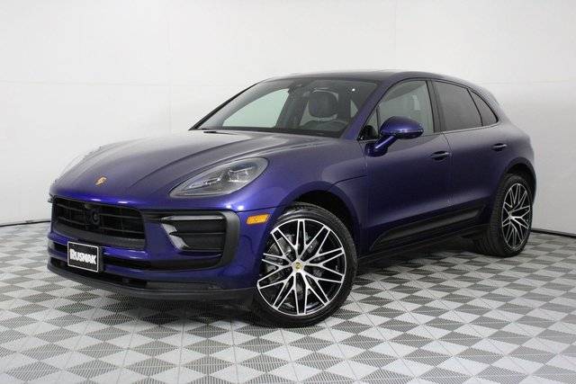 2023 Porsche Macan  AWD photo