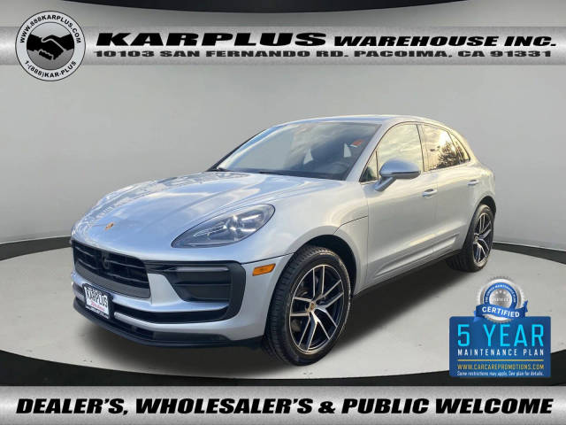 2023 Porsche Macan  AWD photo