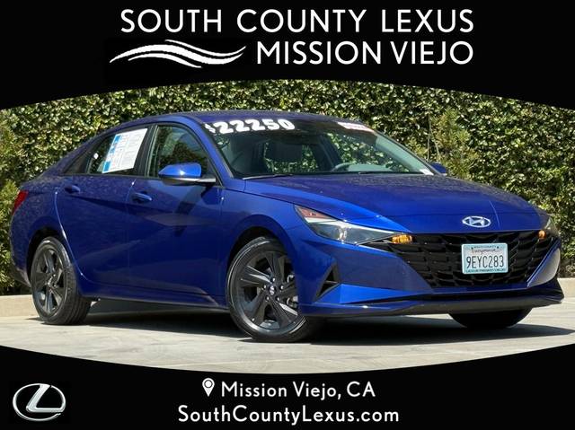 2023 Hyundai Elantra SEL FWD photo