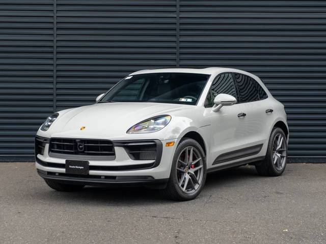 2023 Porsche Macan S AWD photo