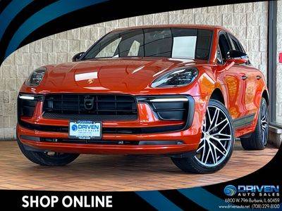 2023 Porsche Macan  AWD photo