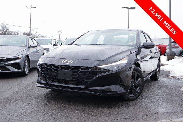 2023 Hyundai Elantra SEL FWD photo