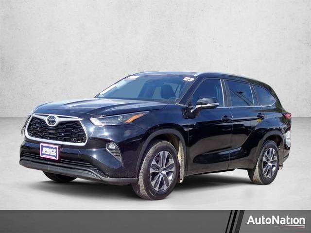 2023 Toyota Highlander XLE FWD photo