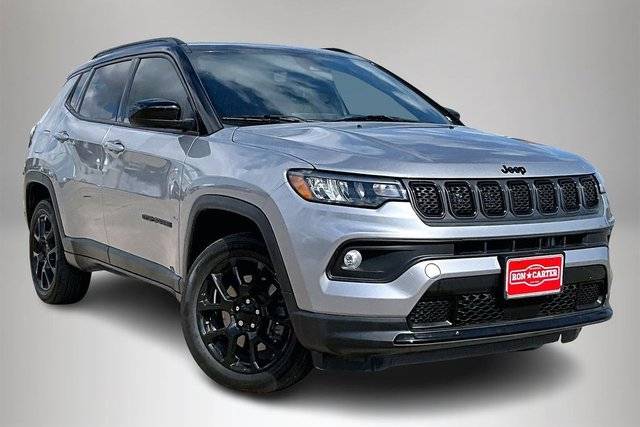 2023 Jeep Compass Altitude 4WD photo
