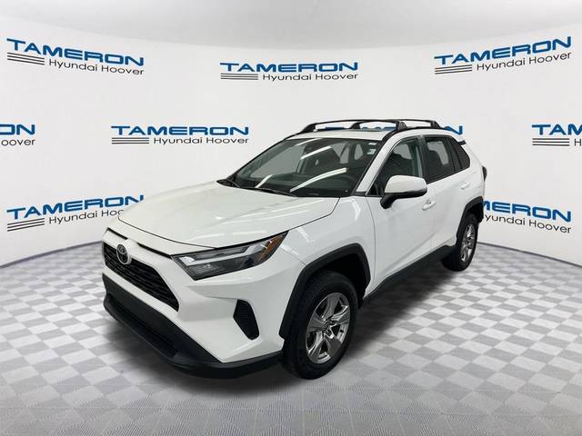 2023 Toyota RAV4 XLE FWD photo