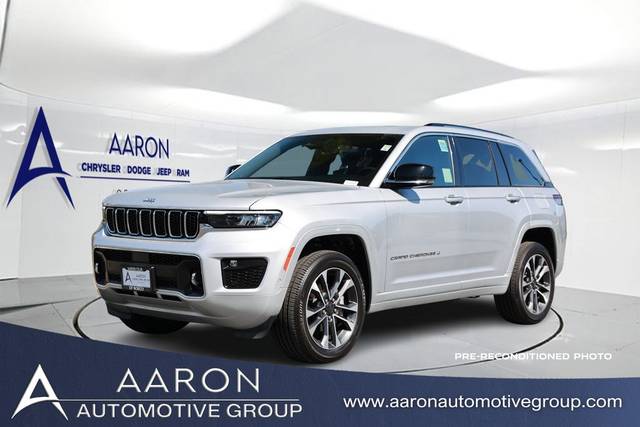 2023 Jeep Grand Cherokee Overland RWD photo
