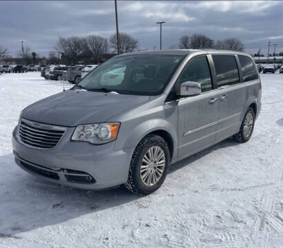 2015 Chrysler Town and Country Touring-L FWD photo