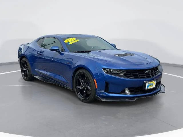 2023 Chevrolet Camaro LT1 RWD photo