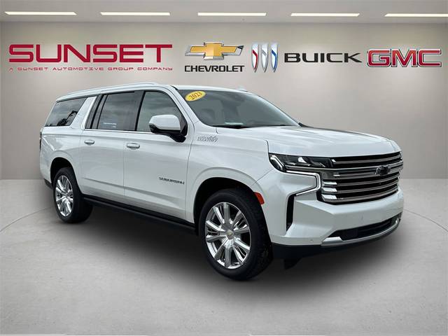 2023 Chevrolet Suburban High Country 4WD photo