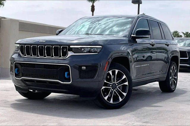 2023 Jeep Grand Cherokee Overland 4WD photo