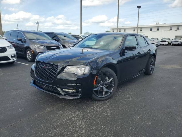 2023 Chrysler 300 300S RWD photo