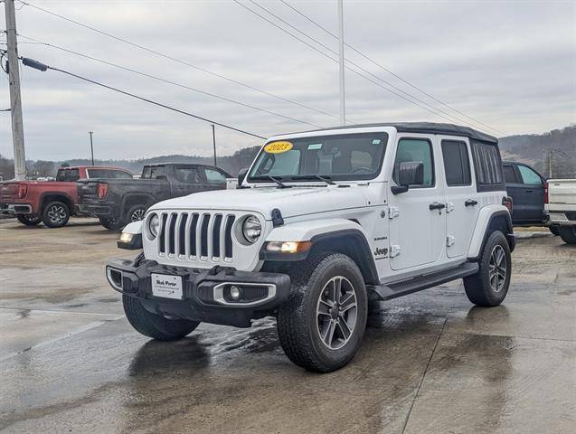 2023 Jeep Wrangler Unlimited Sahara 4WD photo