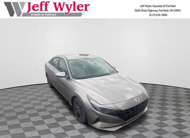 2023 Hyundai Elantra SEL FWD photo