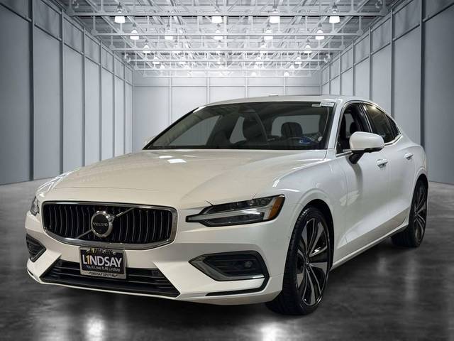 2023 Volvo S60 Ultimate Bright Theme FWD photo