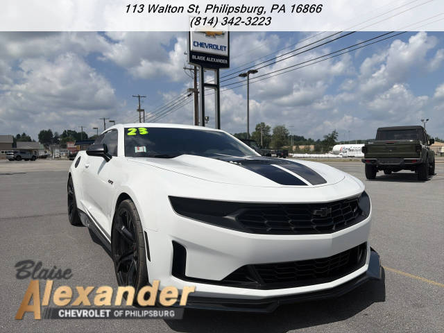 2023 Chevrolet Camaro LT1 RWD photo