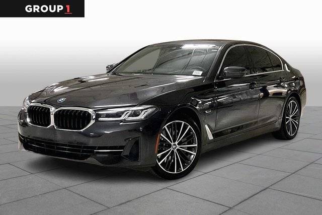 2023 BMW 5 Series 530e RWD photo