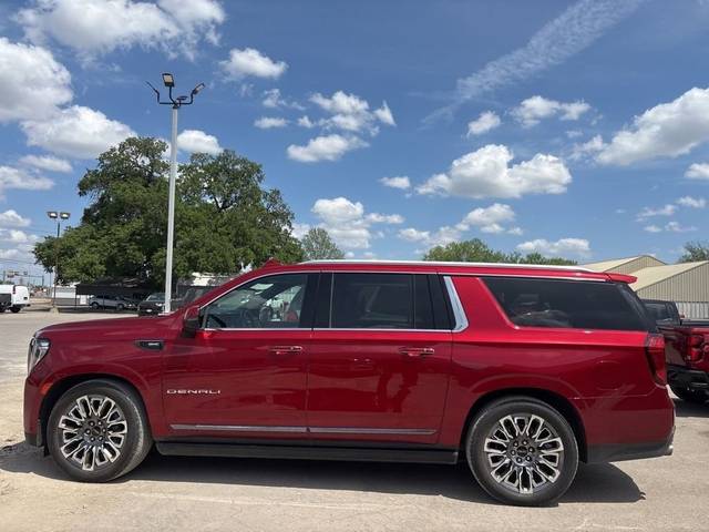 2023 GMC Yukon XL Denali Ultimate 4WD photo