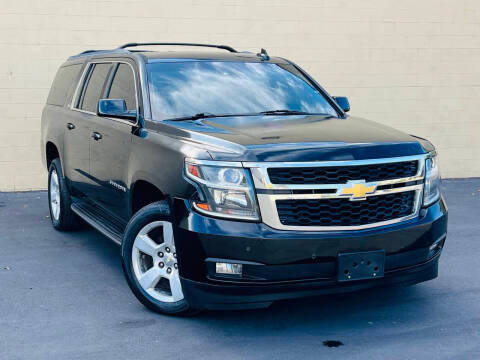 2015 Chevrolet Suburban LT 4WD photo