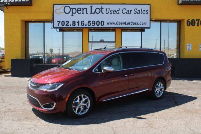 2020 Chrysler Pacifica Minivan Limited FWD photo