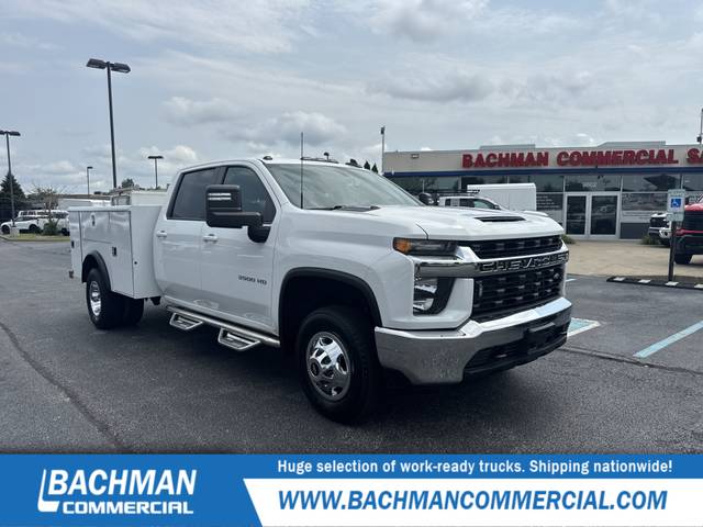 2023 Chevrolet Silverado 3500HD LT 4WD photo