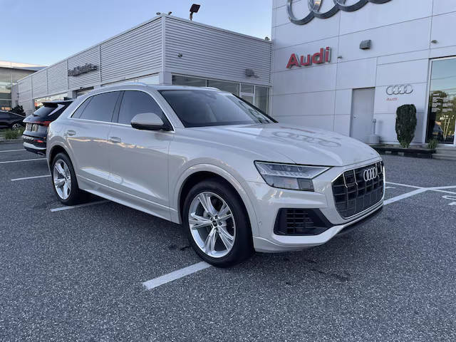2023 Audi Q8 Premium AWD photo