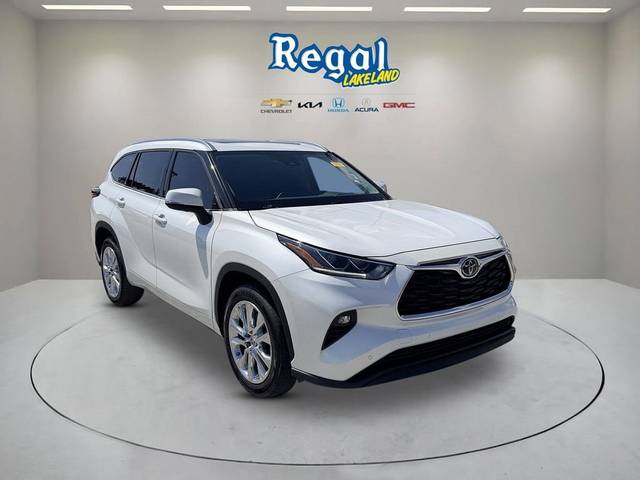 2023 Toyota Highlander Limited FWD photo