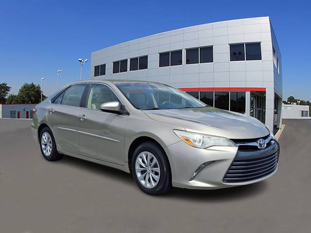 2015 Toyota Camry LE FWD photo