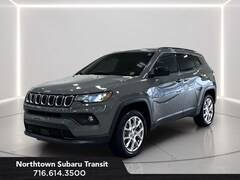 2023 Jeep Compass Latitude Lux 4WD photo