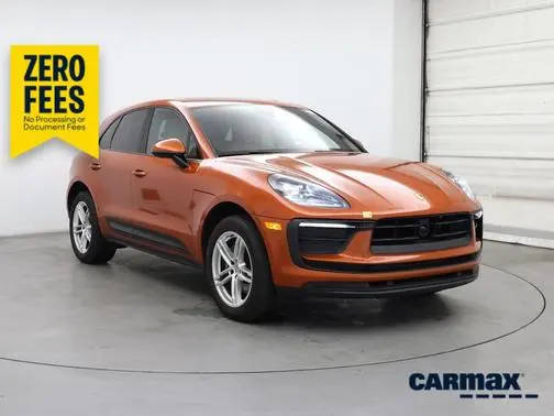 2023 Porsche Macan AWD photo