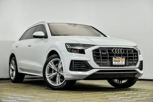 2023 Audi Q8 Premium AWD photo