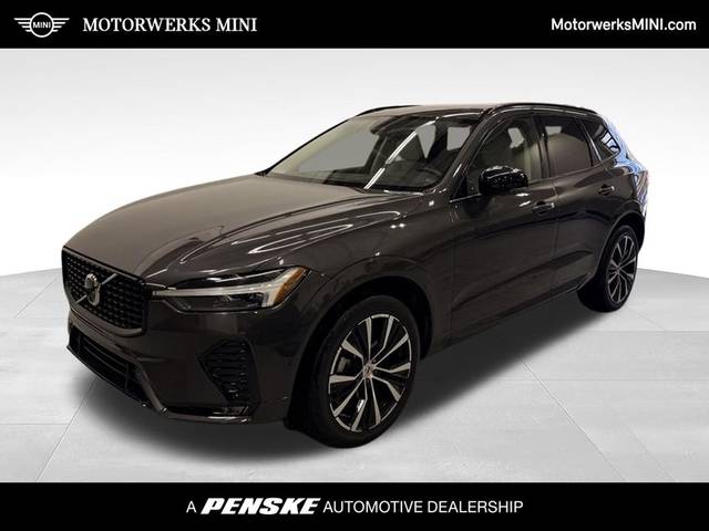 2023 Volvo XC60 Plus Dark Theme AWD photo