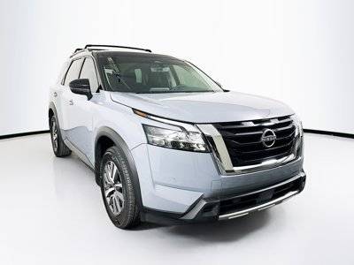 2023 Nissan Pathfinder SL FWD photo