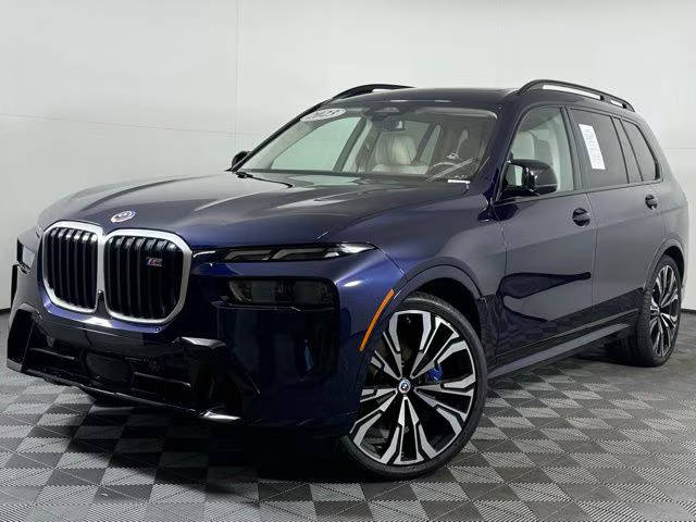2023 BMW X7 M60i AWD photo