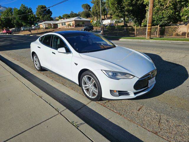 2015 Tesla Model S 85D AWD photo
