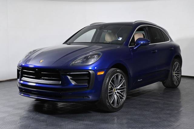 2023 Porsche Macan AWD photo