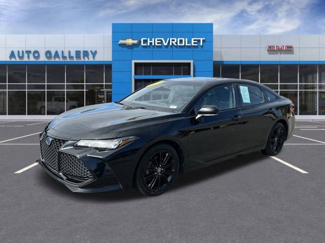 2022 Toyota Avalon Hybrid XSE Nightshade FWD photo