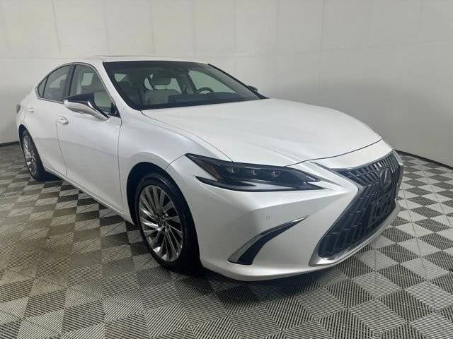 2023 Lexus ES ES 300h Ultra Luxury FWD photo