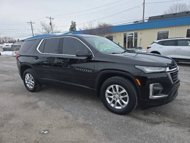 2023 Chevrolet Traverse LS FWD photo