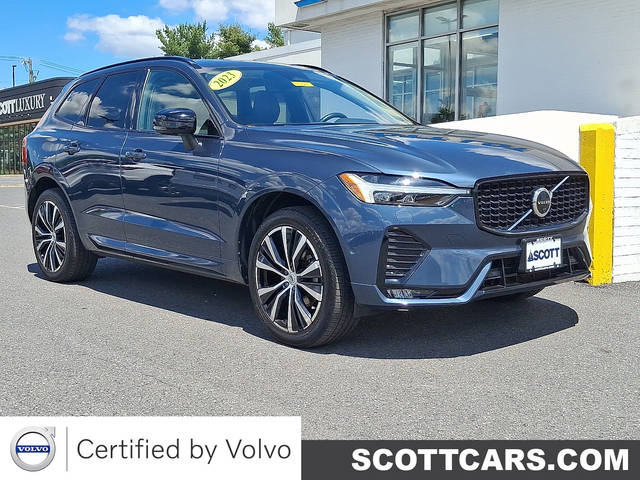 2023 Volvo XC60 Plus Dark Theme AWD photo