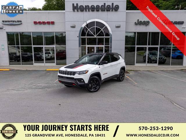 2023 Jeep Compass Trailhawk 4WD photo