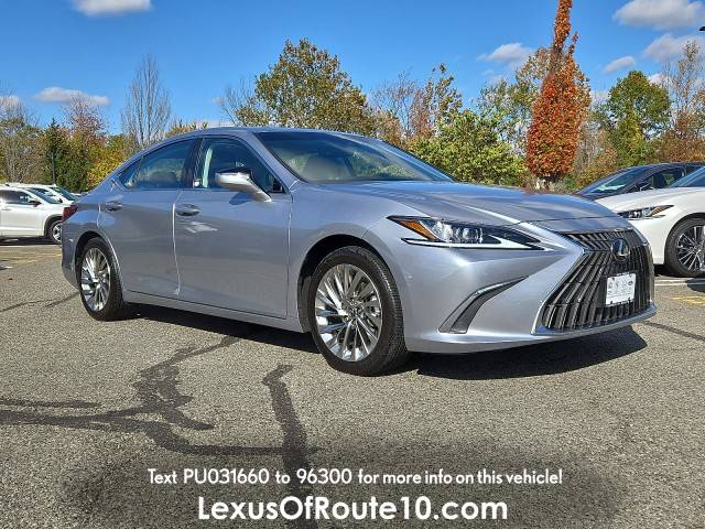2023 Lexus ES ES 300h Luxury FWD photo