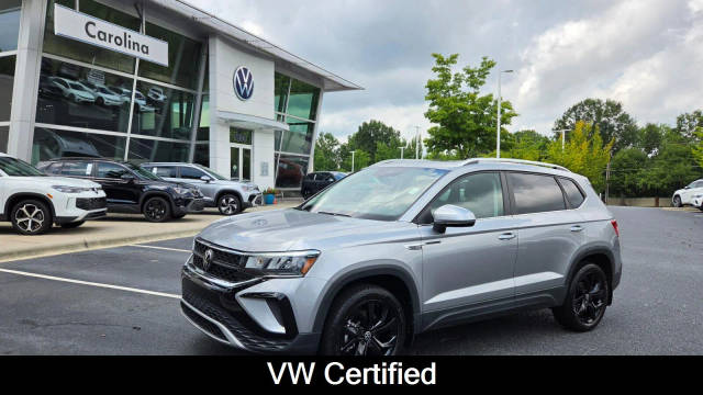 2023 Volkswagen Taos SE FWD photo