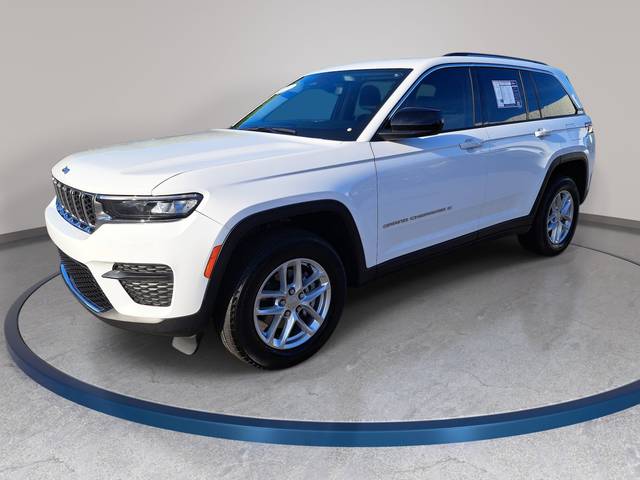 2023 Jeep Grand Cherokee Laredo 4WD photo