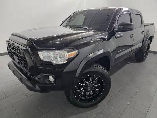 2023 Toyota Tacoma SR5 4WD photo