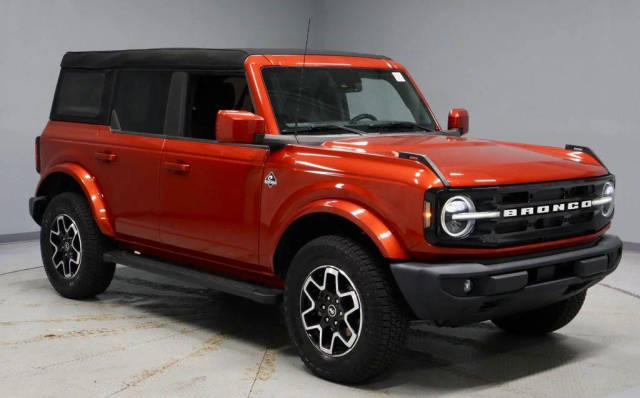 2023 Ford Bronco 4 Door Outer Banks 4WD photo