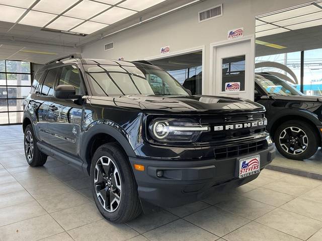 2023 Ford Bronco Sport Outer Banks 4WD photo