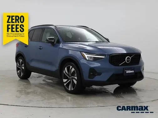 2023 Volvo XC40 Plus Dark Theme AWD photo